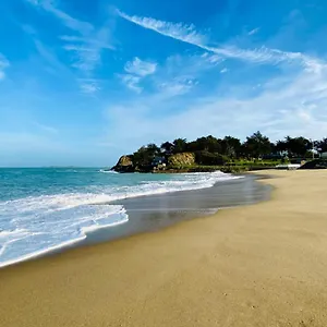 House With Terrace Near The Beach Hébergement de vacances